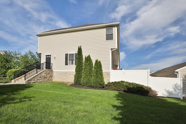 524 Autumn Ridge Cir, Pickerington, OH 43147 - view of side of property featuring stone siding