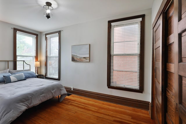 459 E Whittier St, Columbus, OH 43206 - bedroom featuring hardwood / wood-style floors and baseboards