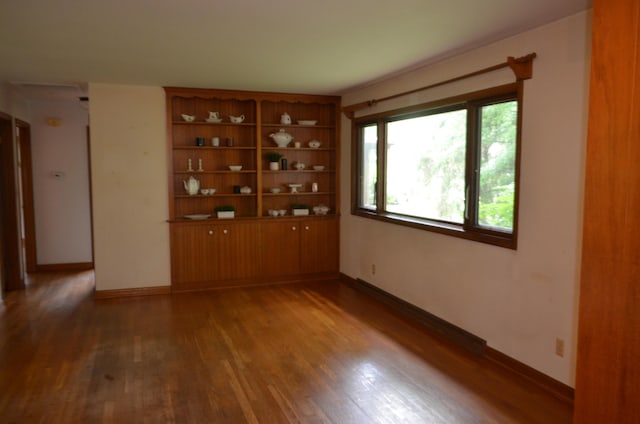 494 Park Overlook Dr, Worthington, OH 43085 - unfurnished room featuring wood finished floors and baseboards