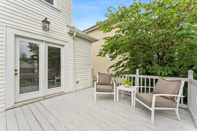 1057 Harrison Ave, Columbus, OH 43201 - view of wooden terrace