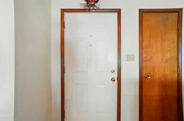 371 Federal Cir, Delaware, OH 43015 - view of doorway to outside