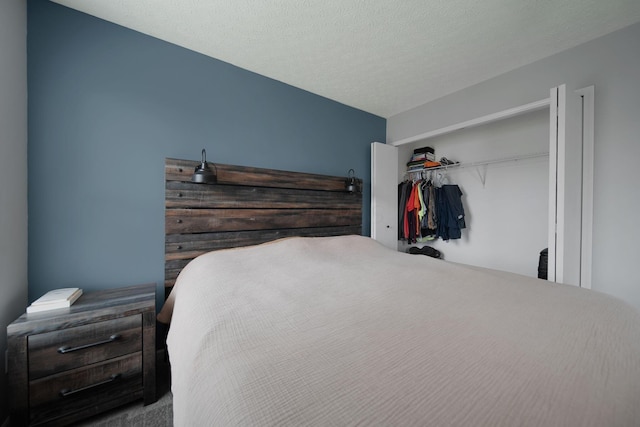 bedroom featuring a closet