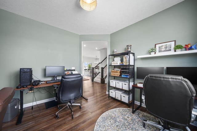 136 Bigelow Dr, Johnstown, OH 43031 - office area with wood finished floors and baseboards