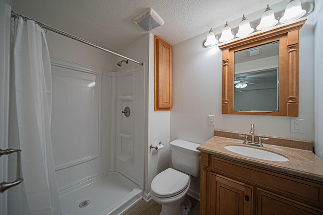 1019 Wallace Dr, Delaware, OH 43015 - bathroom with curtained shower, toilet, vanity, and tile patterned floors