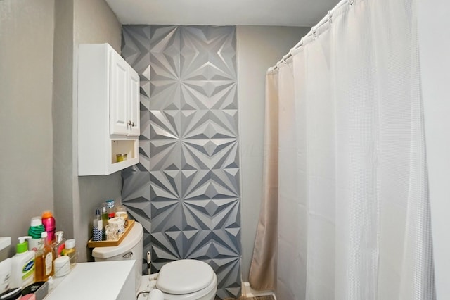 114 Roosevelt Dr, Springfield, OH 45504 - full bathroom featuring toilet