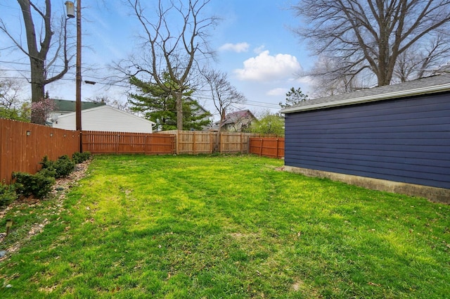 114 Roosevelt Dr, Springfield, OH 45504 - view of yard