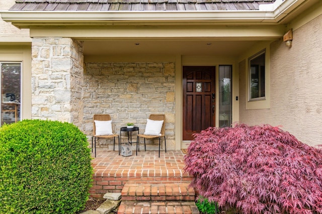 5754 N Loch Maree Ct N, Dublin, OH 43017 - property entrance featuring stone siding and stucco siding