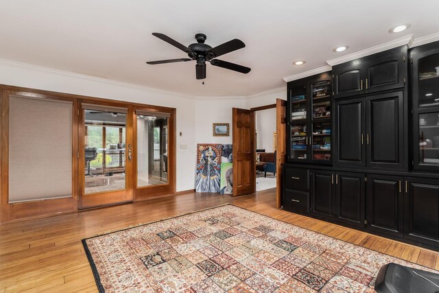 5754 N Loch Maree Ct N, Dublin, OH 43017 - living area featuring crown molding, a ceiling fan, light wood finished floors, and recessed lighting