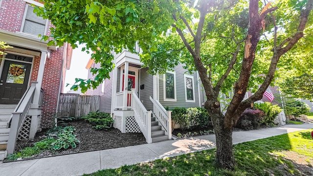 163 E 3rd Ave, Columbus, OH 43201 - view of front of house featuring fence