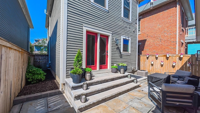 163 E 3rd Ave, Columbus, OH 43201 - view of patio / terrace featuring a fenced backyard