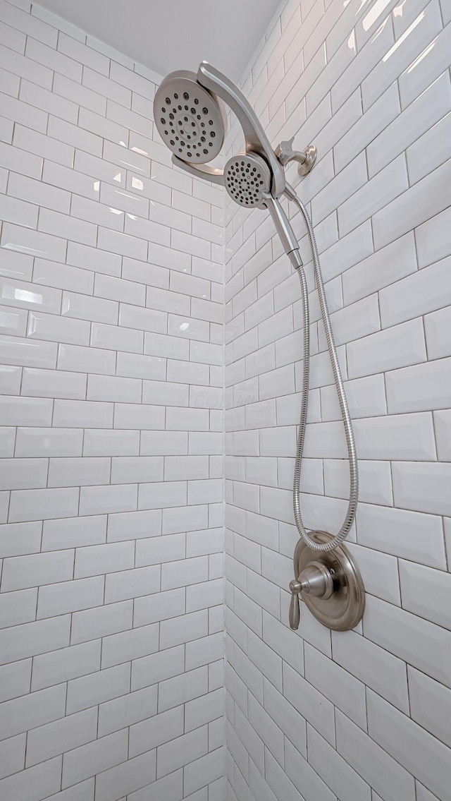 163 E 3rd Ave, Columbus, OH 43201 - bathroom view of a tile shower