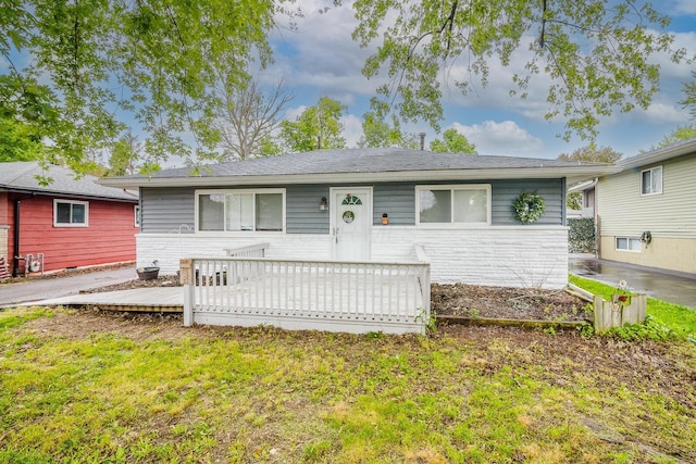 780 Basswood Rd, Columbus, OH 43207 - view of front of home with a deck