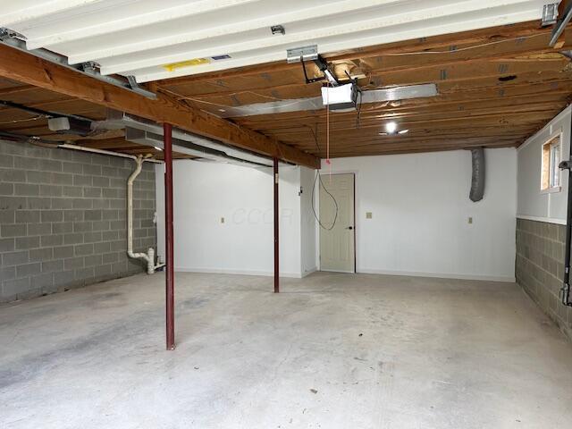 50 Stagecoach Rd, Chillicothe, OH 45601 - below grade area featuring a garage