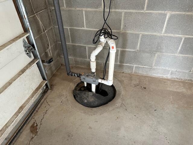 50 Stagecoach Rd, Chillicothe, OH 45601 - basement view of concrete block wall and unfinished concrete flooring