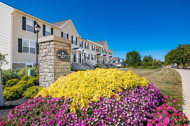 5962 Thunder Gulch Dr, New Albany, OH 43054 - community sign featuring a residential view