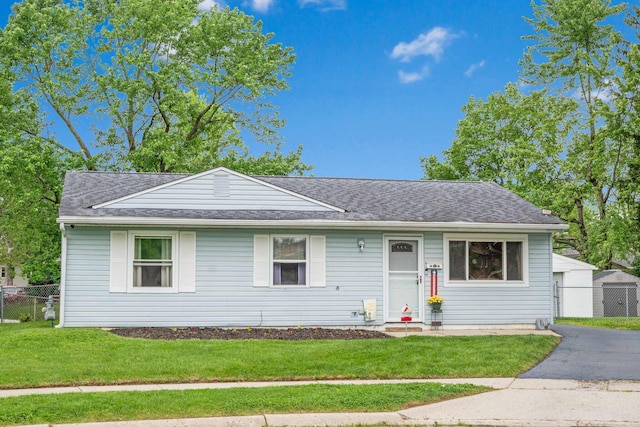 3233 Burdett Ct, Columbus, OH 43232 - view of front of house with a shingled roof