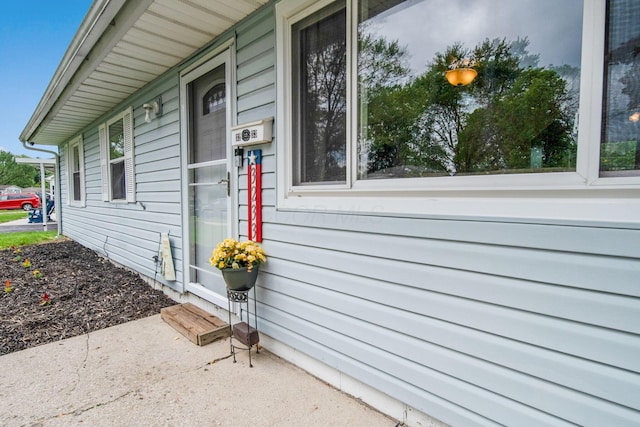 3233 Burdett Ct, Columbus, OH 43232 - view of doorway to property