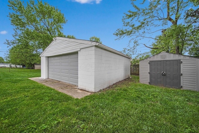 3233 Burdett Ct, Columbus, OH 43232 - view of detached garage