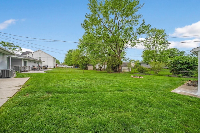 3233 Burdett Ct, Columbus, OH 43232 - view of yard with central AC and a patio area