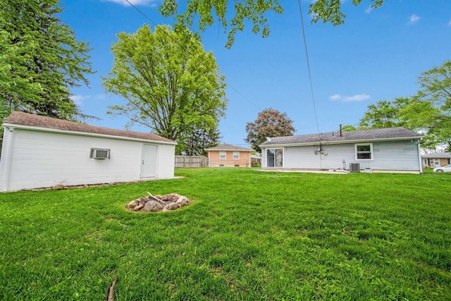 3233 Burdett Ct, Columbus, OH 43232 - view of yard with an outdoor structure