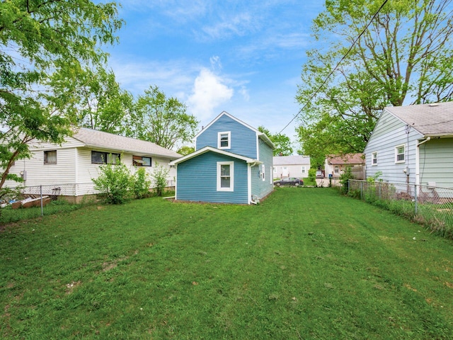 2767 Hiawatha St, Columbus, OH 43211 - view of yard