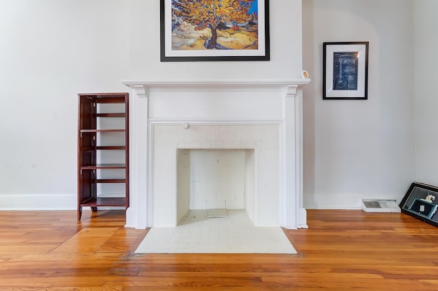 789 Chelsea Ave, Columbus, OH 43209 - detailed view of wood finished floors and baseboards