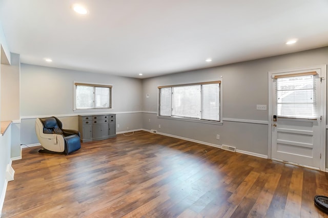 789 Chelsea Ave, Columbus, OH 43209 - unfurnished living room featuring wood finished floors, recessed lighting, and baseboards