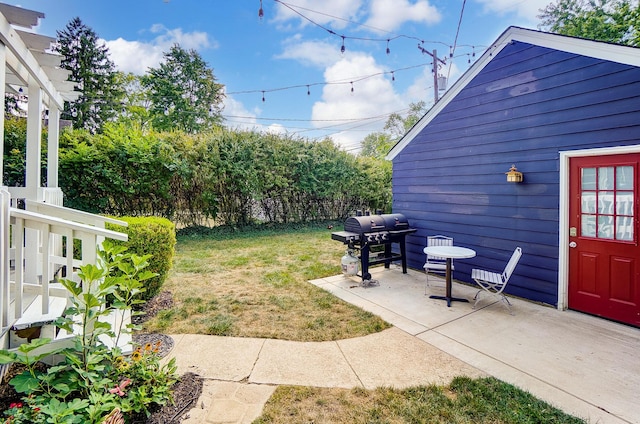 789 Chelsea Ave, Columbus, OH 43209 - view of yard with a patio