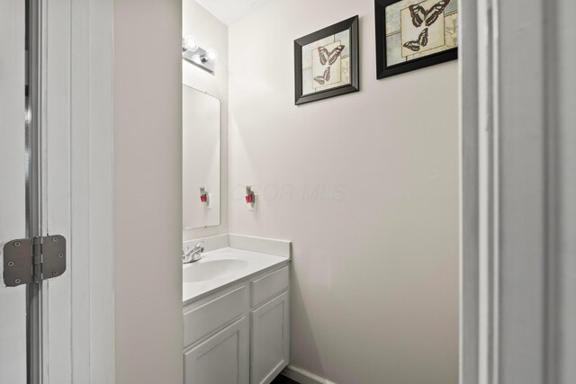 1608 Geranium Dr, Lewis Center, OH 43035 - bathroom featuring vanity