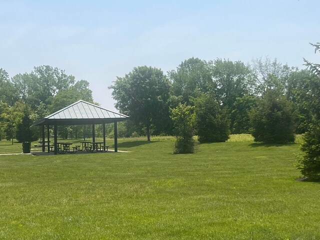 8656 Brenstuhl Park Dr, Blacklick, OH 43004 - photo 3
