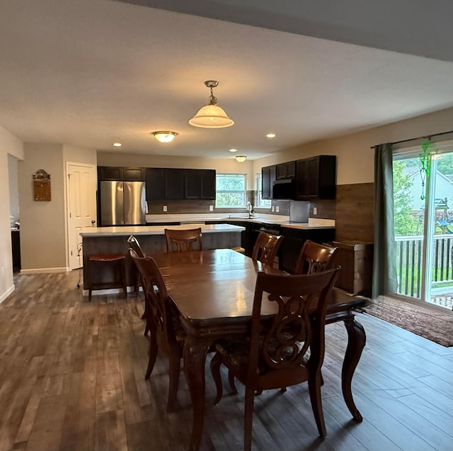 210 Glemsbury Dr, Delaware, OH 43015 - dining area with dark wood-style flooring, plenty of natural light, recessed lighting, and baseboards