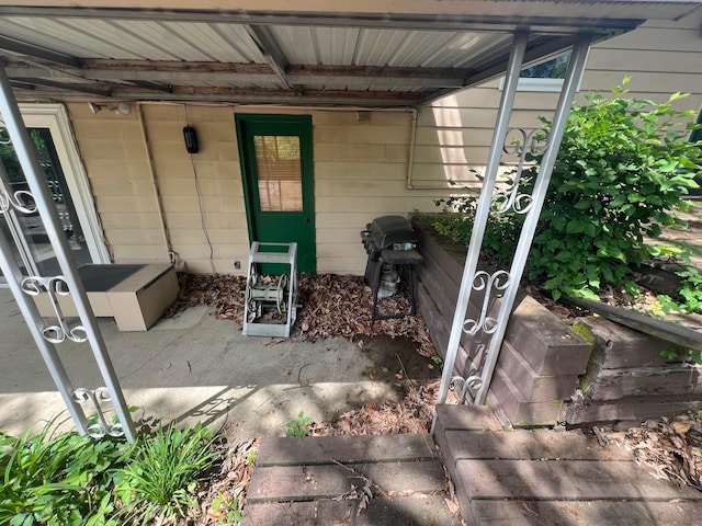 view of property entrance