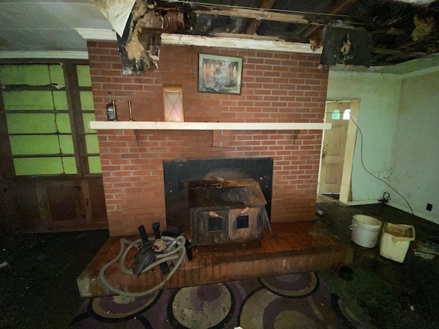 2615 Hamburg Rd SW, Lancaster, OH 43130 - living area featuring a fireplace