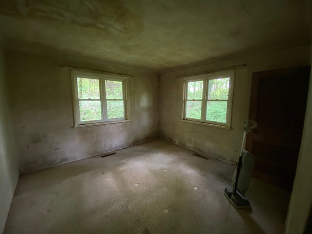 2615 Hamburg Rd SW, Lancaster, OH 43130 - unfurnished room with carpet