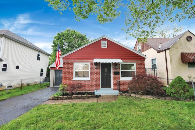 234 Rosslyn Ave, Columbus, OH 43214 - bungalow-style home with brick siding