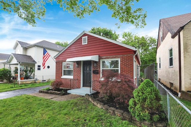 234 Rosslyn Ave, Columbus, OH 43214 - bungalow-style house featuring brick siding
