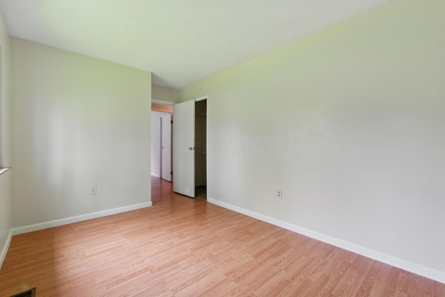 4726 Wendler Blvd, Columbus, OH 43230 - unfurnished room with light wood finished floors and baseboards