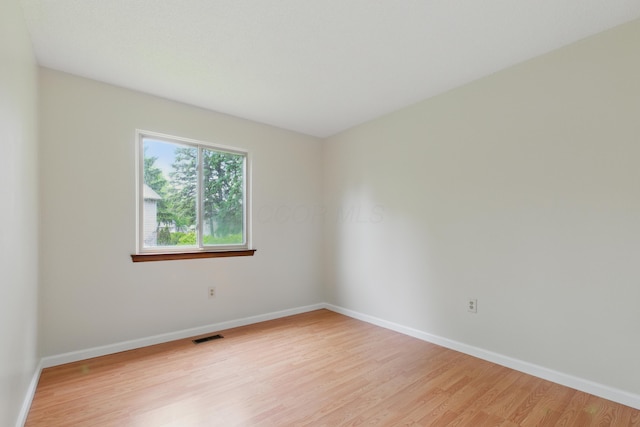4726 Wendler Blvd, Columbus, OH 43230 - unfurnished room with light wood-style floors and baseboards