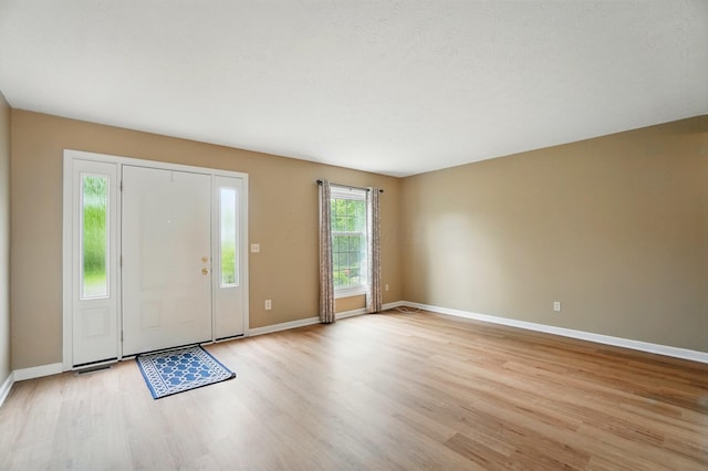 662 Pamlico St Unit Z7, Columbus, OH 43228 - entryway featuring light wood-type flooring and baseboards