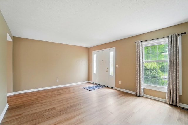 662 Pamlico St Unit Z7, Columbus, OH 43228 - entrance foyer with light wood-style floors and baseboards
