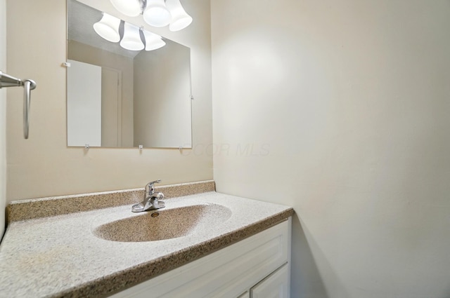 662 Pamlico St Unit Z7, Columbus, OH 43228 - bathroom featuring vanity