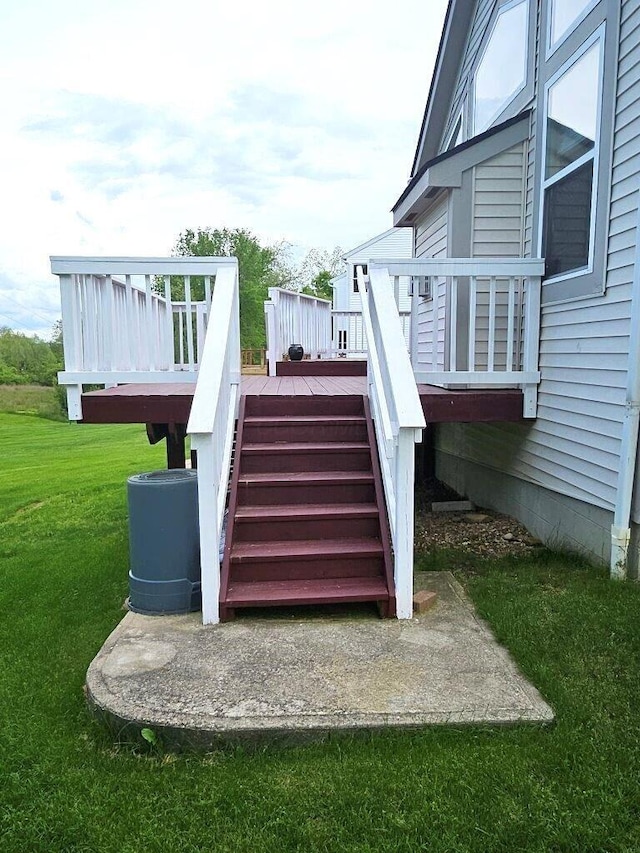 464 Highbanks Valley Dr, Newark, OH 43055 - exterior view of stairway