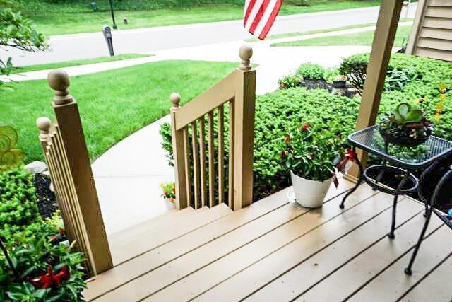 532 Woodview Rd, Westerville, OH 43081 - wooden terrace with covered porch and a yard