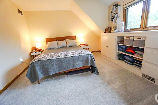 532 Woodview Rd, Westerville, OH 43081 - bedroom with light colored carpet and baseboards