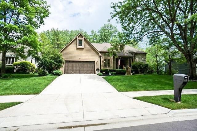 532 Woodview Rd, Westerville, OH 43081 - single story home featuring a front yard, a garage, and driveway
