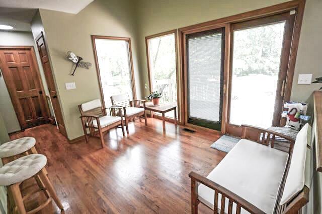 532 Woodview Rd, Westerville, OH 43081 - entryway with wood finished floors and baseboards
