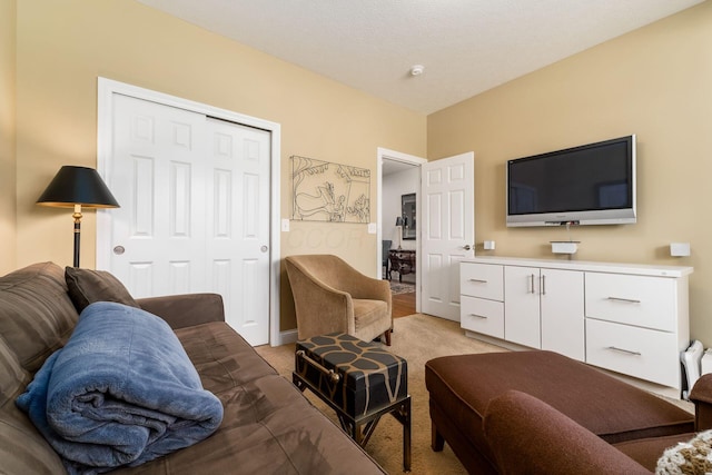 6227 Marias Point Ln, Columbus, OH 43213 - living area with light carpet