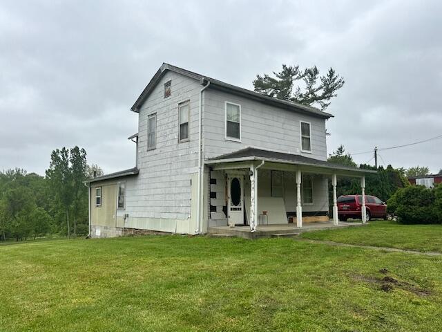 1152 Beaver Run Rd SE, Hebron, OH 43025 - view of front of property with a front yard