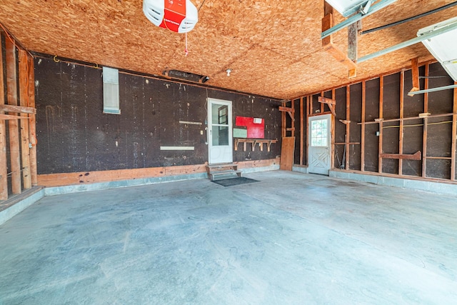 2814 Nesbitt Rd, Caledonia, OH 43314 - garage featuring a garage door opener