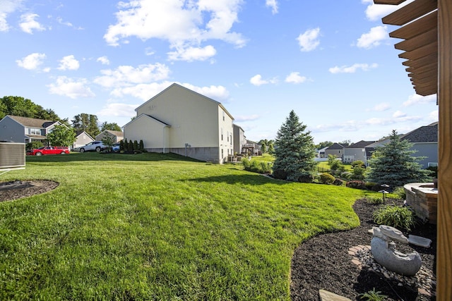 607 Green Forest Pl, Lithopolis, OH 43136 - view of green lawn featuring a residential view